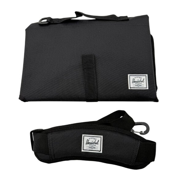 NEW Herschel Strand Sprout Duffle Diaper Bag Black NWT - Picture 4 of 7